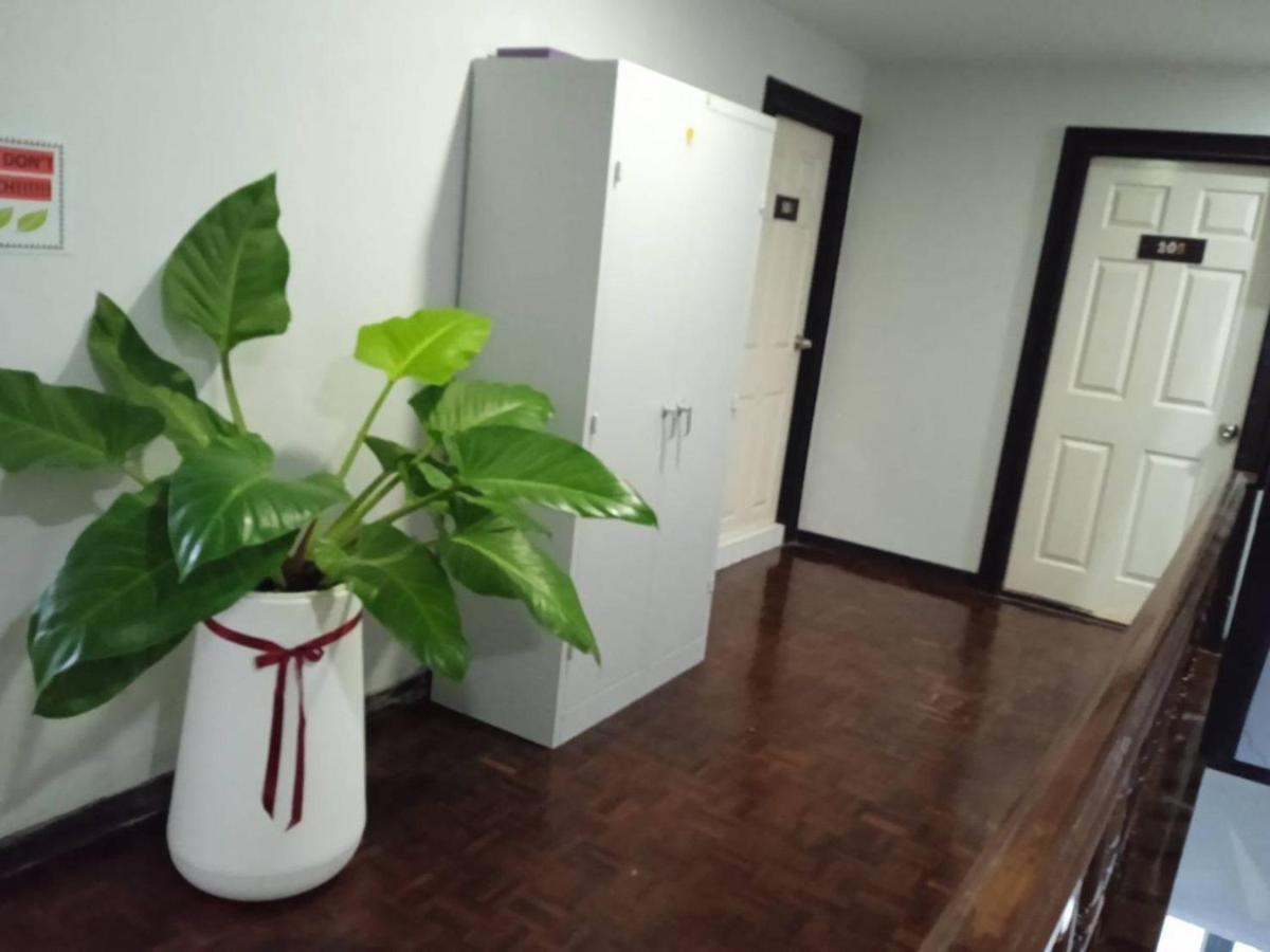 Nk Guesthouse 1 バンコク都 エクステリア 写真